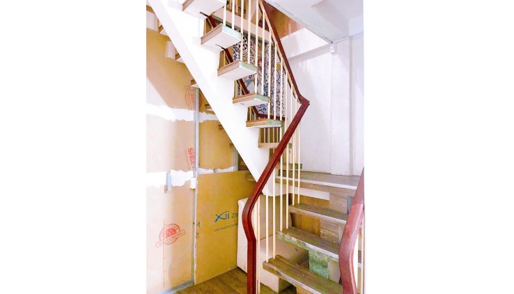 Bán nhà QUẬN 1, hẻm Bùi Viện, Thửa đất vuông vức 3.6 x 9.2 m, 3 tầng, 6.8 tỷ